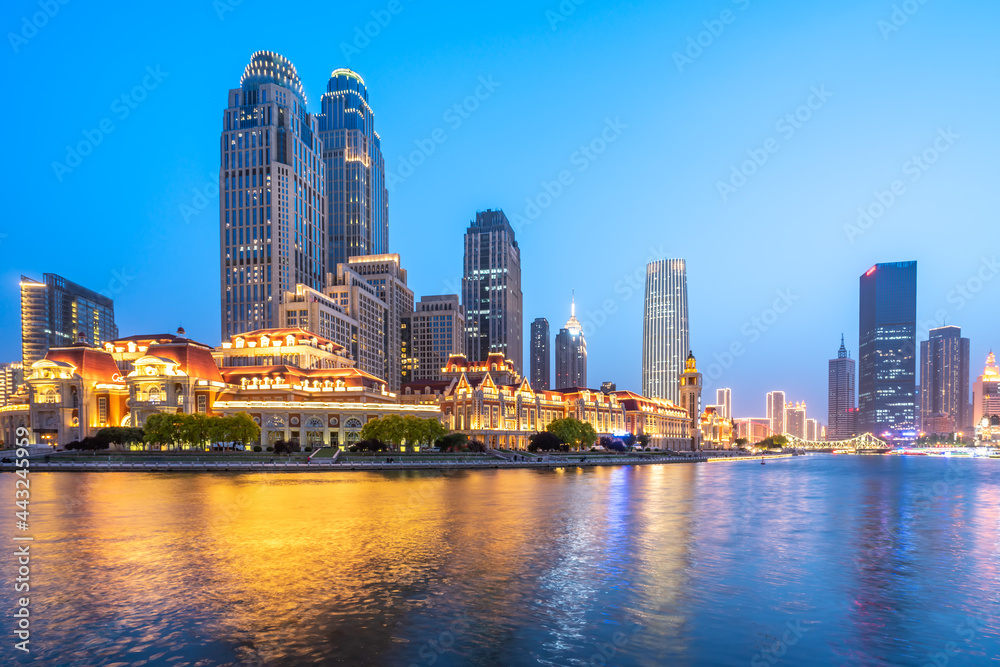 中国天津城市建筑景观夜景