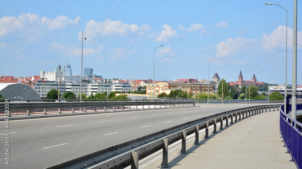  View of the panoramic architecture of the city from the route