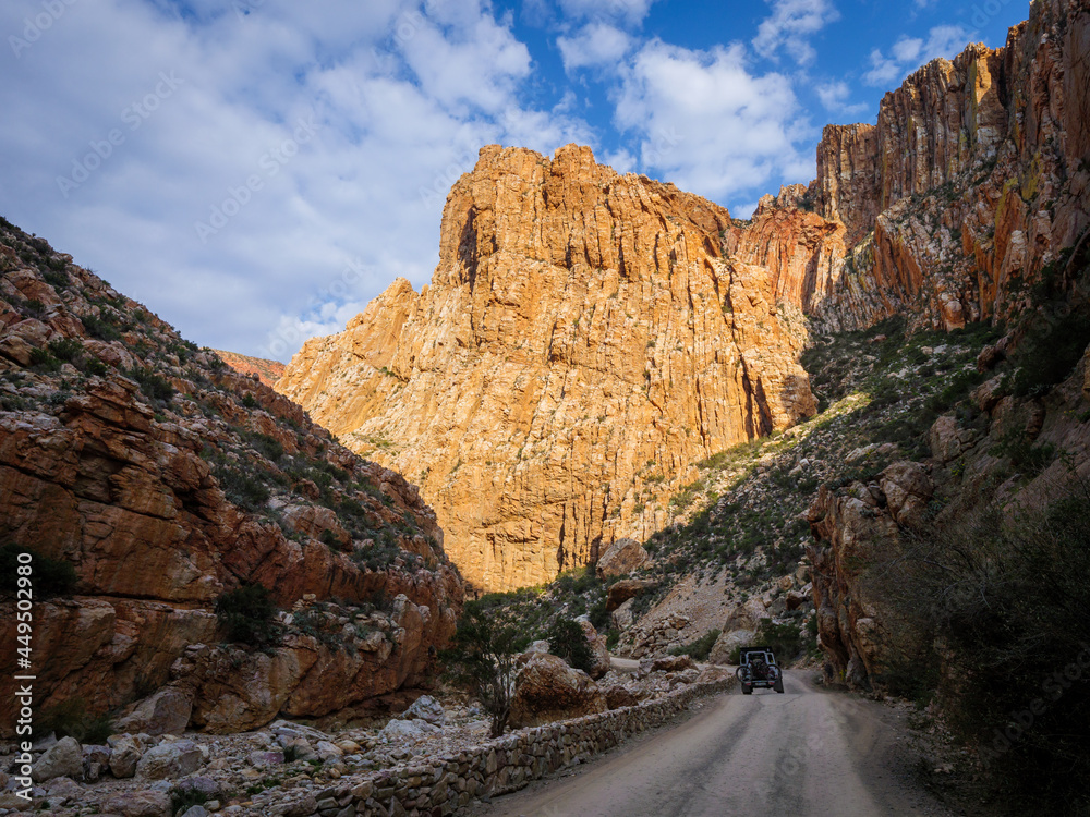 Swartberg Pass through the Swartberg Mountains。Great Karoo。Prince Albert。Western Cape。South Afri（斯沃伯