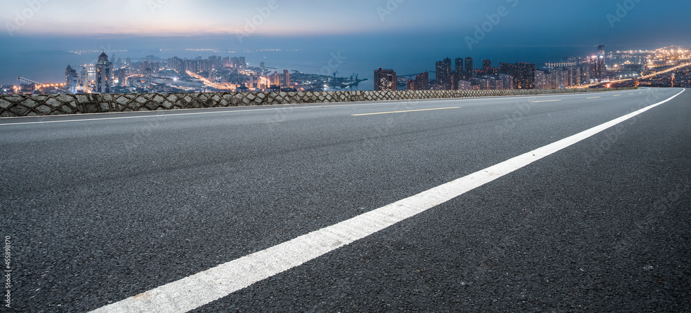 道路地面与城市建筑景观