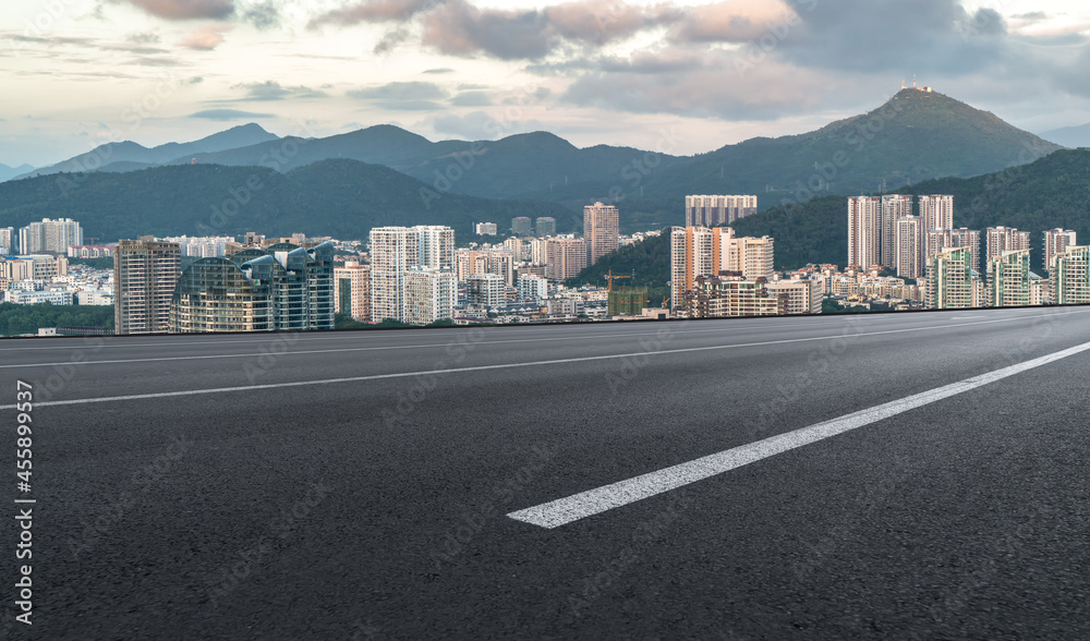 道路地面与城市建筑景观