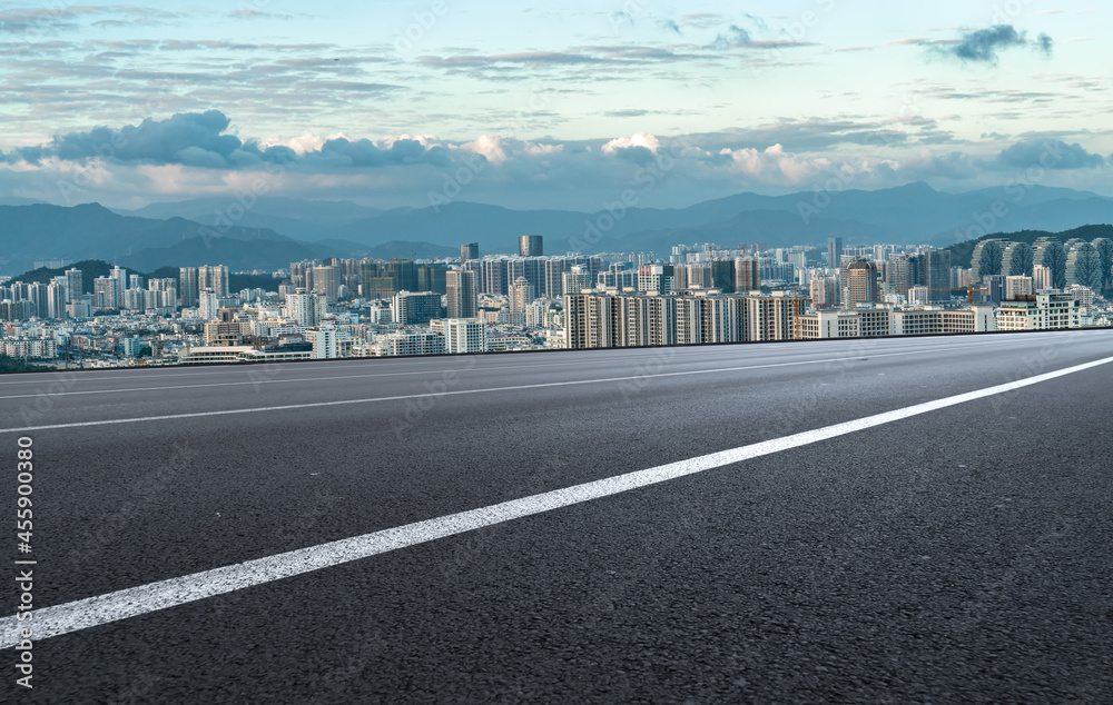 道路地面与城市建筑景观