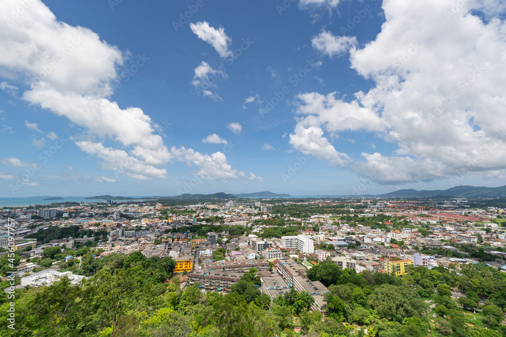 Khao Rang山顶的景色，泰国普吉岛的城市景观