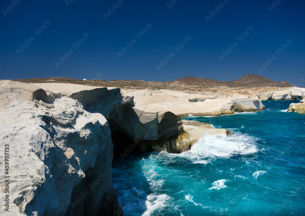 萨拉基尼科海滩。米洛斯岛。希腊。白天的海景。