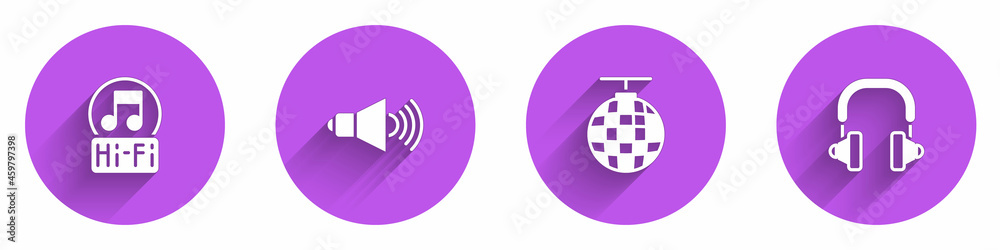 设置音乐音符、音调、扬声器音量、迪斯科球和带有长阴影的耳机图标。矢量