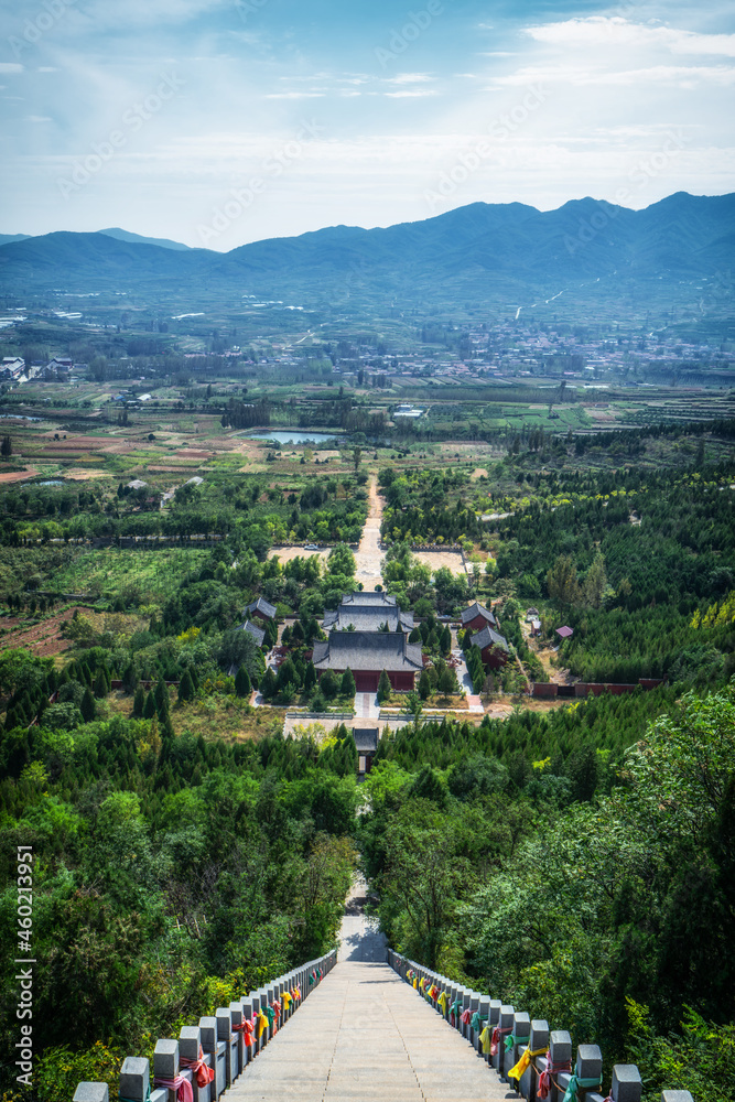 航拍中国新泰市朝阳洞