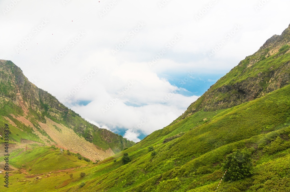 美丽的山峰和美丽的天空