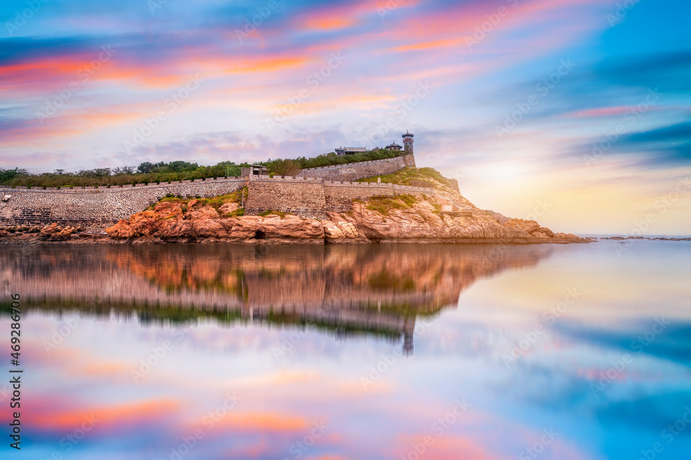 Penglai Pavilion, a famous sea mountain in Yantai, China