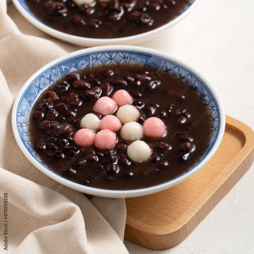 Red and white tangyuan with red bean soup.