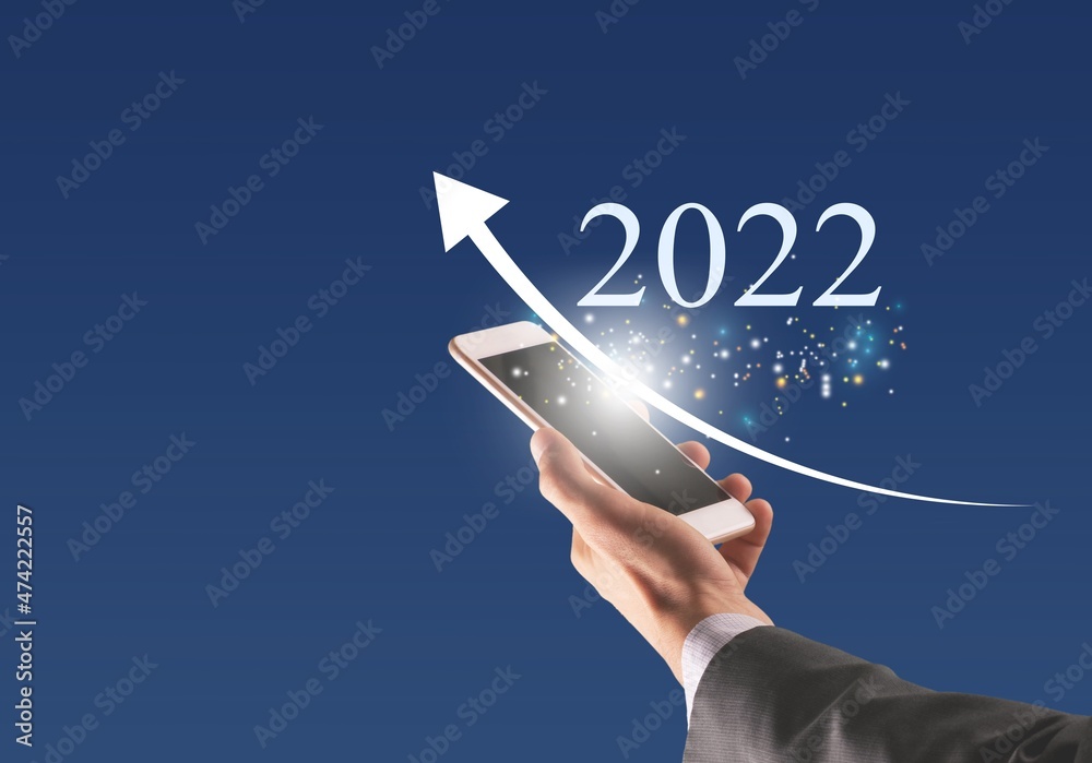 2022年使用智能手机的在线企业趋势，互联网技术网络。