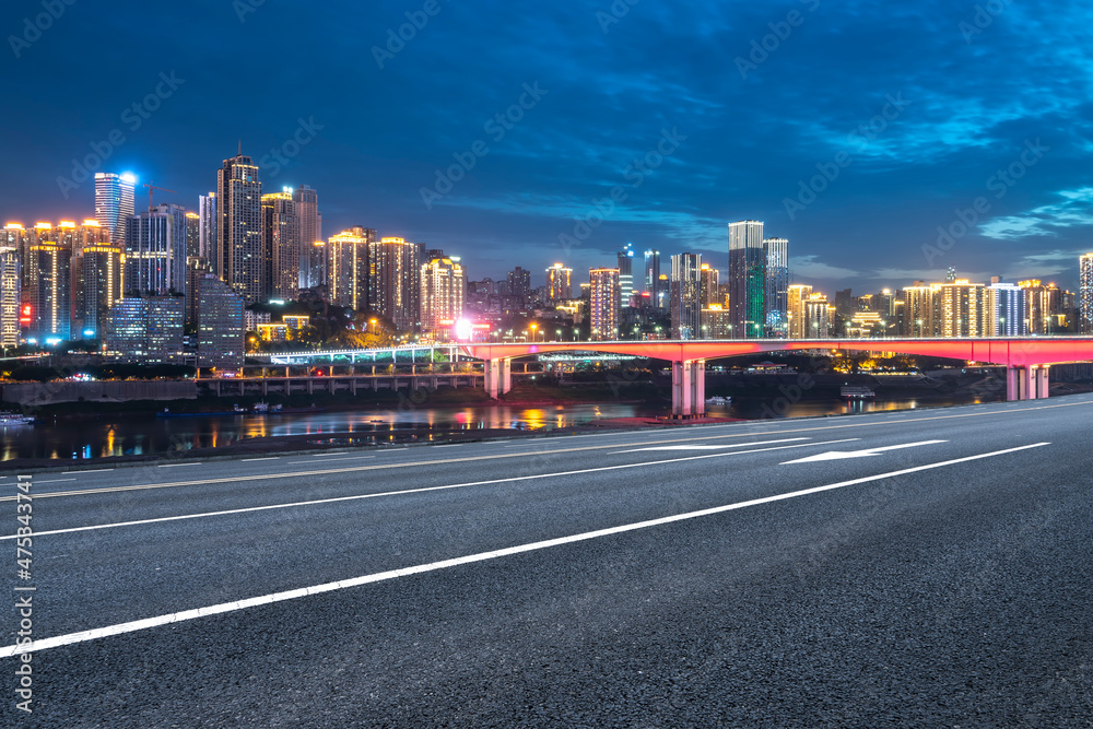 城市道路与现代建筑背景