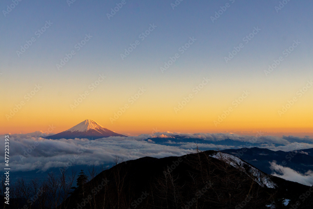 夕焼けに染まる富士　鳳凰三山・観音岳からの風景