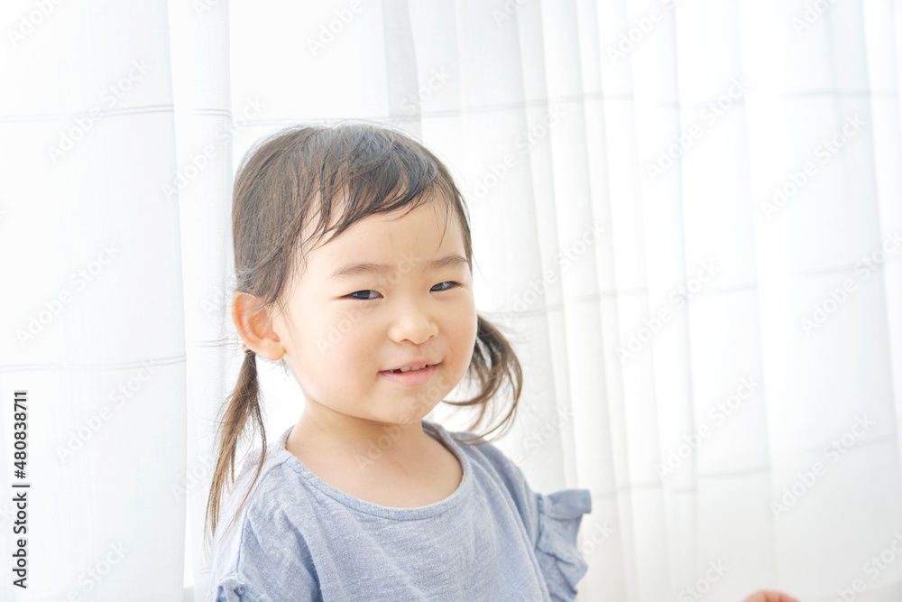 幼児　女の子　ポートレート