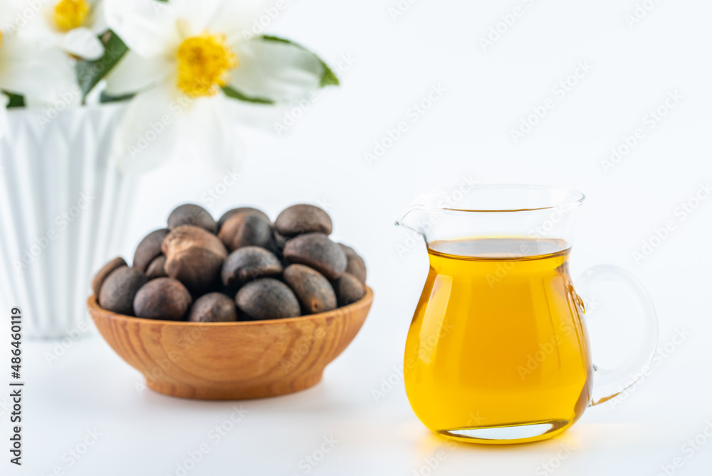 Nutritious and healthy tea seed oil