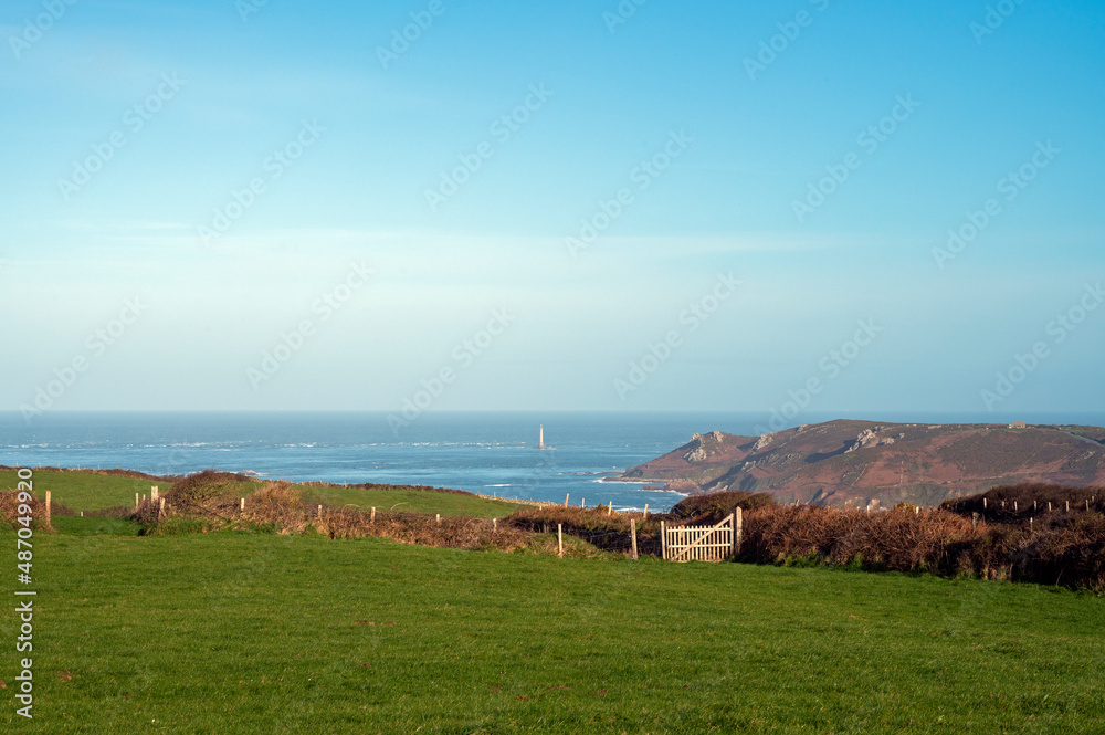 Paysage marin de la côte du Cotentin au Cap de La Hague en France avec horizon et panorama