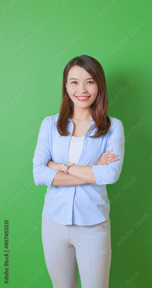 asian anchor with green background