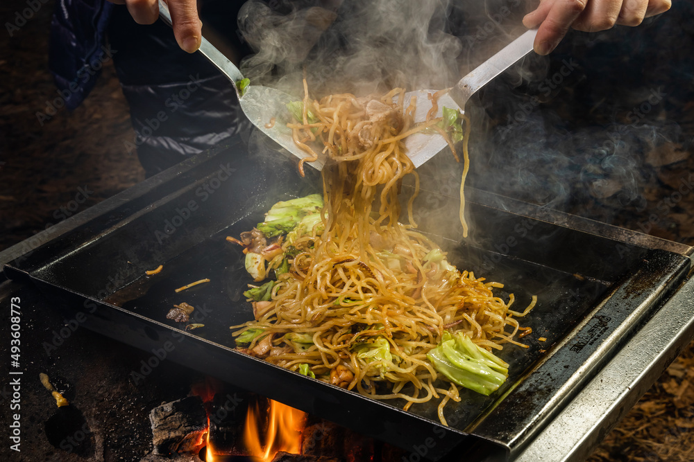 普通の焼きそば　Chow mein noodles dish