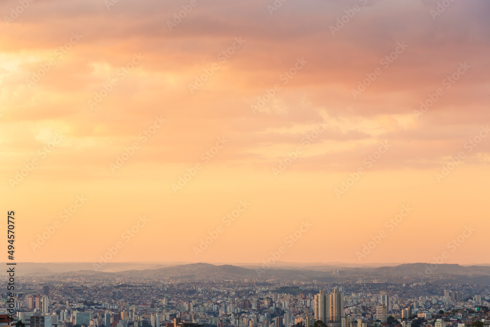 Serra do Curral阳光明媚的下午，贝洛奥里藏特的风景。