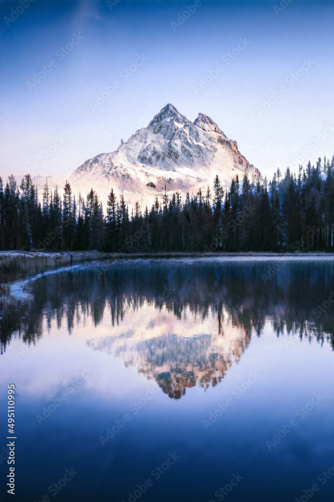 美丽的冬季风景景观和白云岩山的雪霜背景