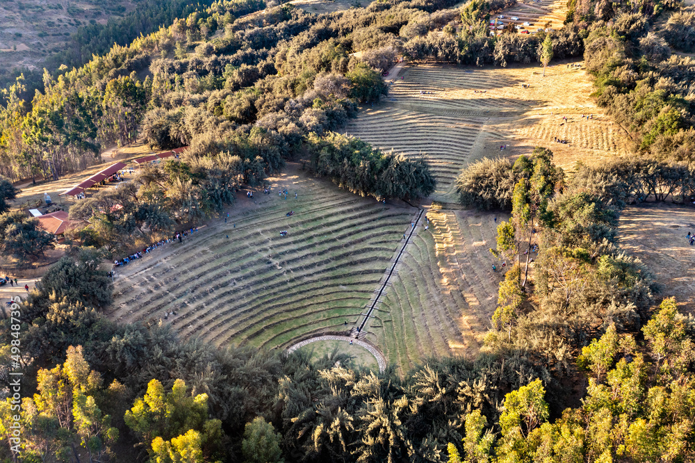 秘鲁朱宁Huancayo附近Bosque Dorado的印加梯田