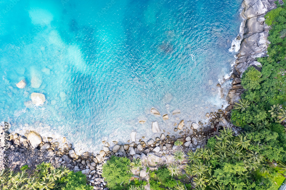 美丽的泰国普吉岛热带海洋的壮丽海景。Trave