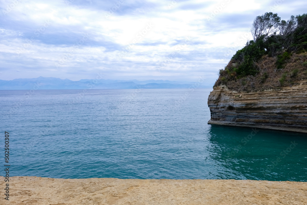 度假胜地风景如画的大海和悬崖美景