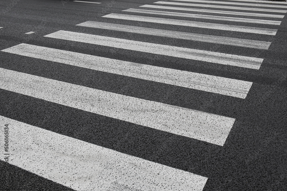 城市道路斑马人行横道