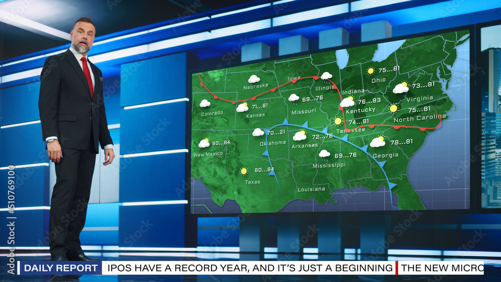 电视天气预报节目：专业电视主持人在Studi新闻室回顾天气报告