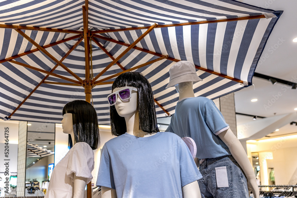 Clothing store womens clothing store display