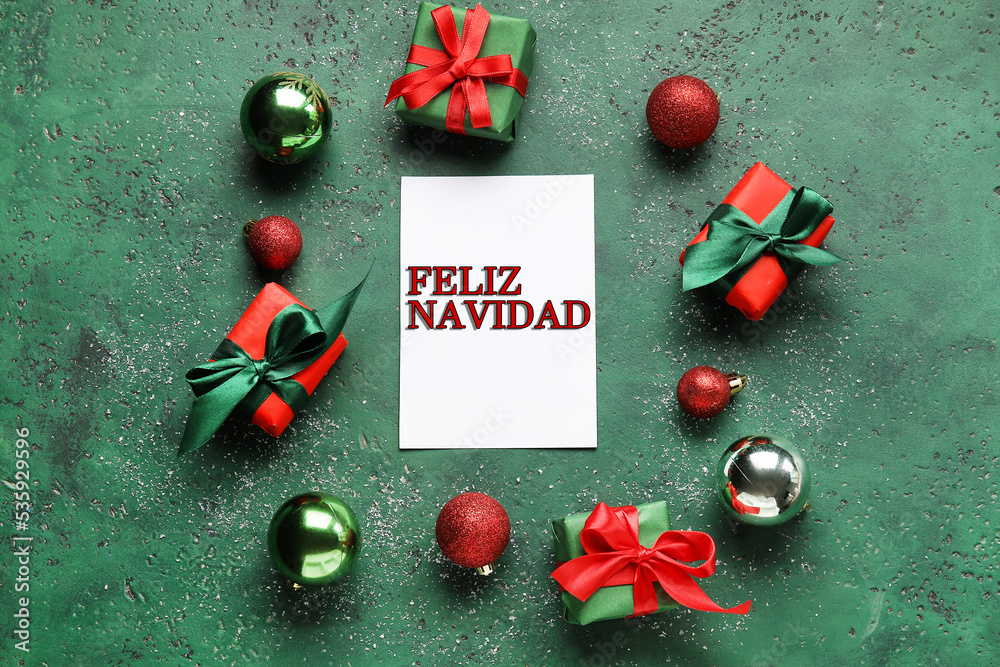 带有文字FELIZ NAVIDAD（西班牙语表示圣诞快乐）、绿色背景装饰和礼物的卡片