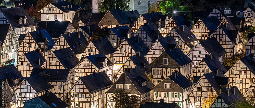 Alter Flecken in Freudenberg - historische Fachwerkhäuser bei Nacht