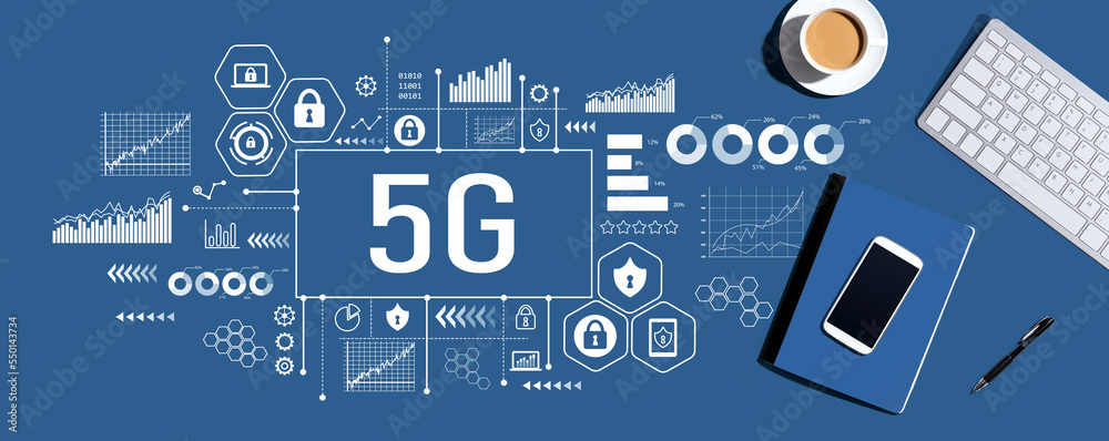 带电脑键盘和办公用品的5G网络