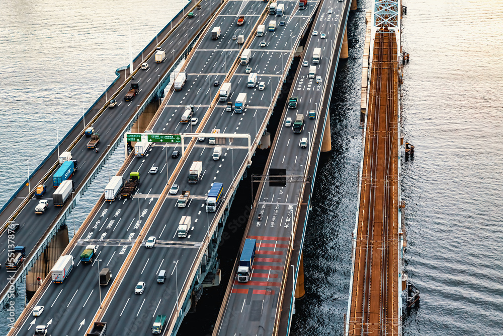 日本东京台场高速公路大桥鸟瞰图