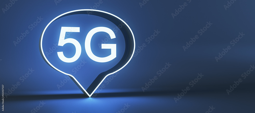 宽蓝色背景上的现代5G泡沫，带实体模型。网速快，技术含量高