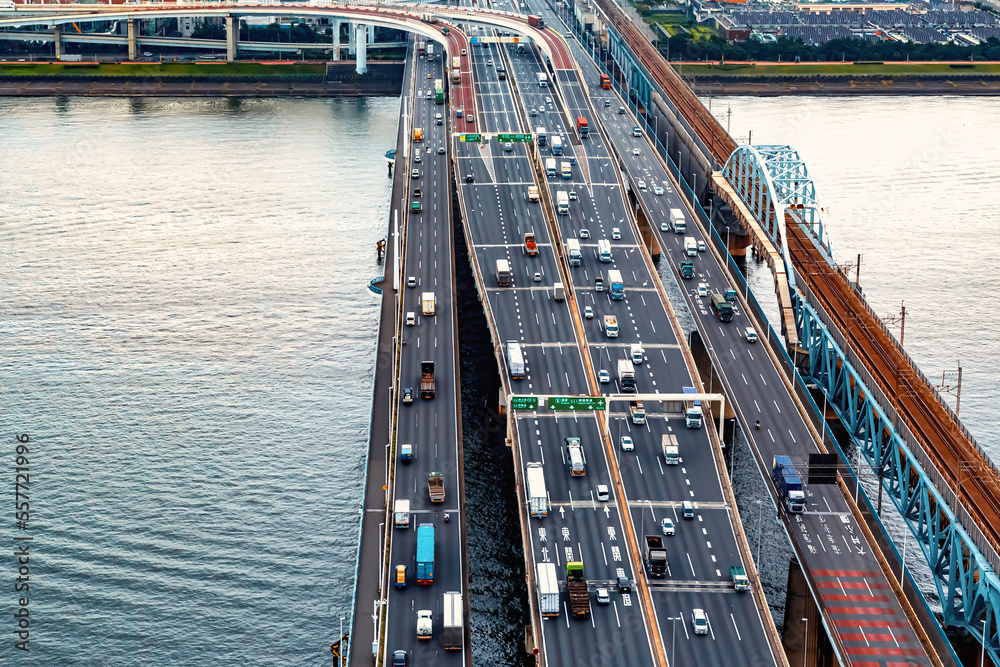 日本东京台场高速公路大桥鸟瞰图