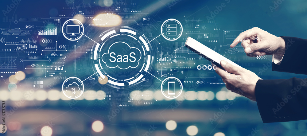 SaaS——商人使用平板电脑的软件即服务概念