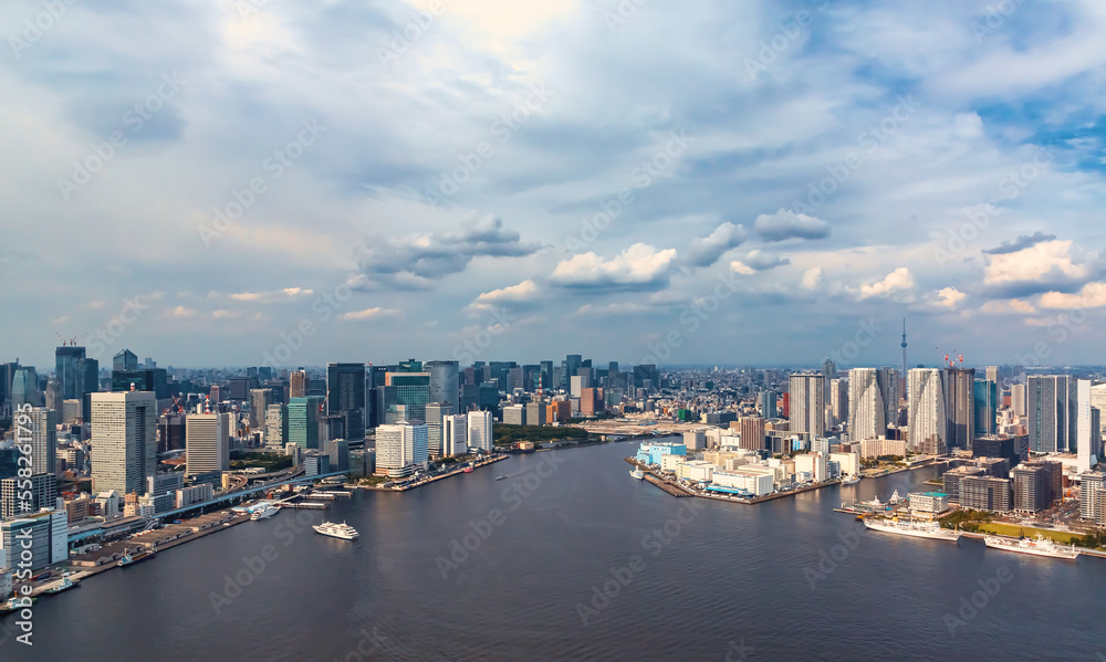 日本东京都港区台场港鸟瞰图