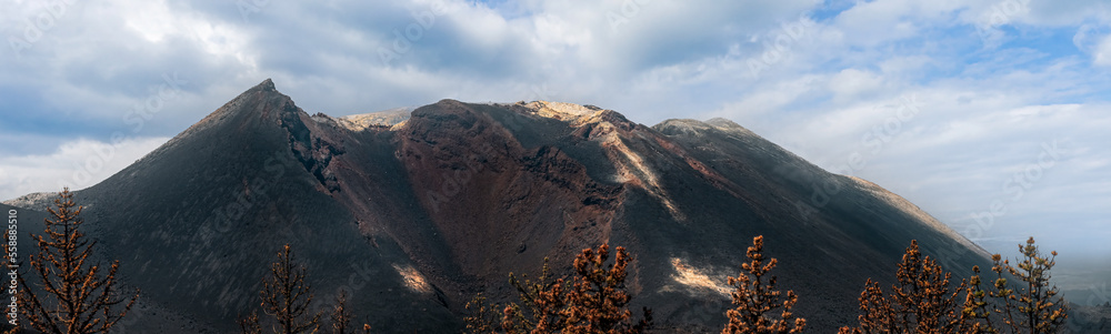 拉帕尔马岛的康布雷维耶哈火山口