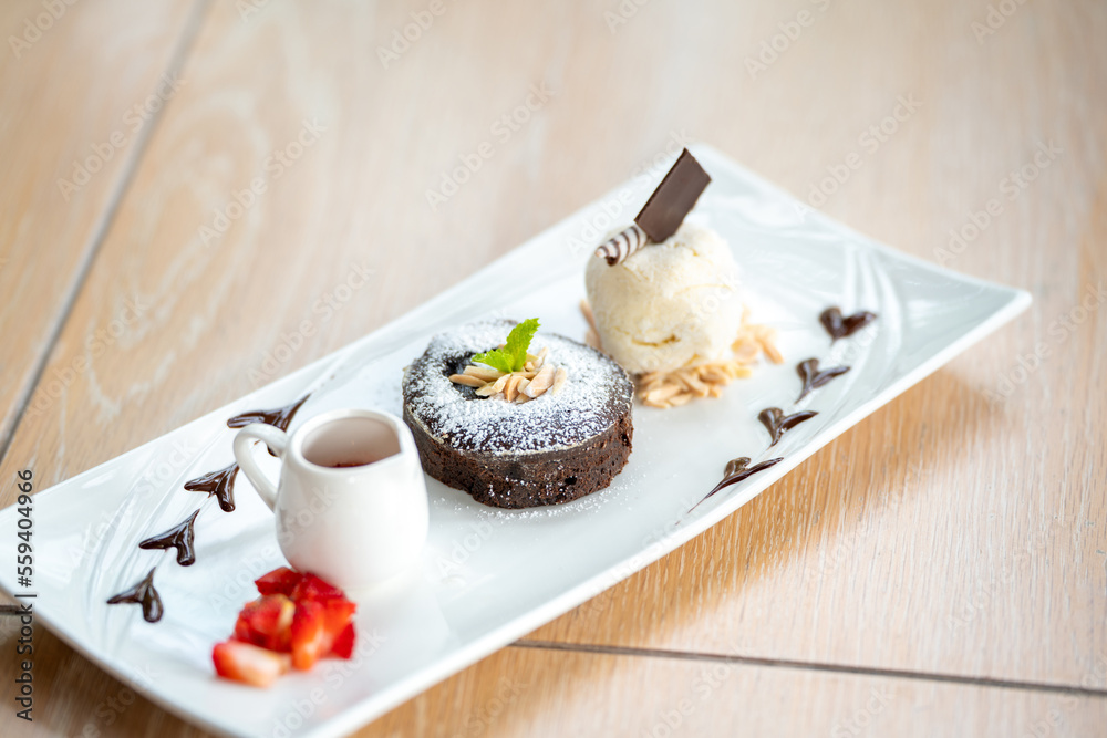 Brownies Steamed brownie with Vanilla, strawberry, chocolate and caramel flavor Ice Cream is a delic