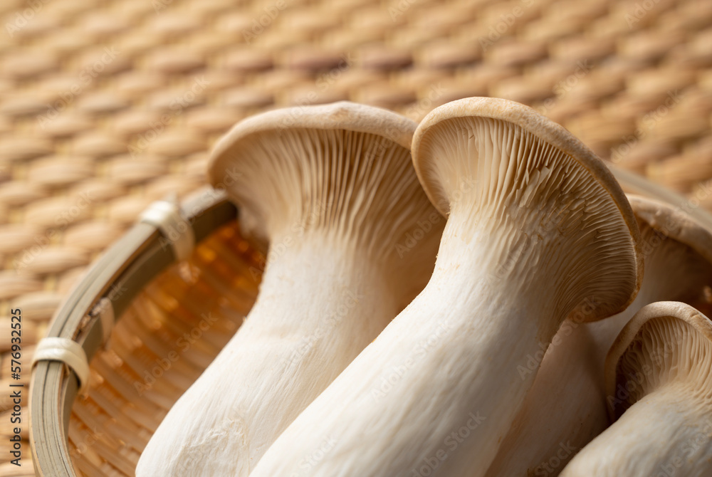 eryngii mushrooms in a colander.