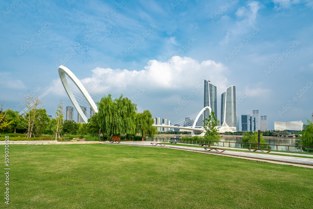 Nanjing Eye Step Bridge Financial Center Street View