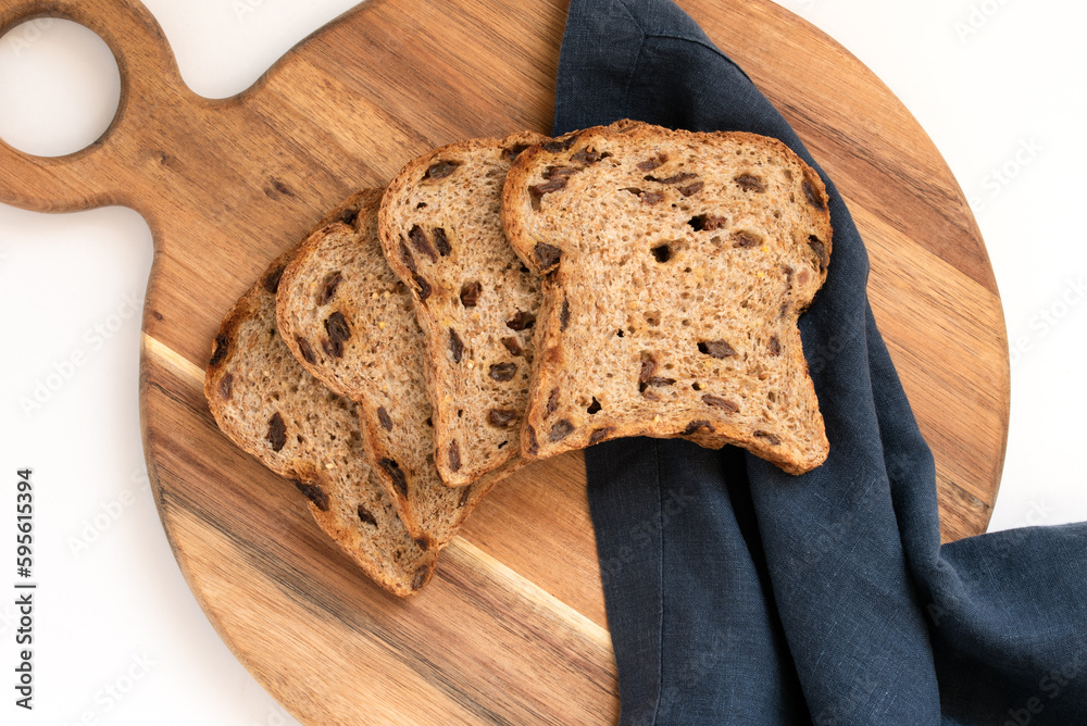 Flourless Sprouted Grain Cinnamon Raisin Bread Slices