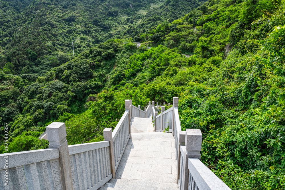 Shenzhen Yangtaishan Mountaineering Road