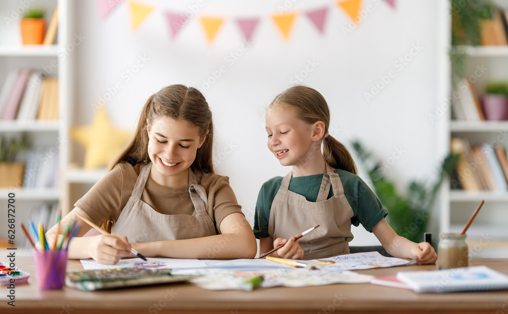 kids at the art class