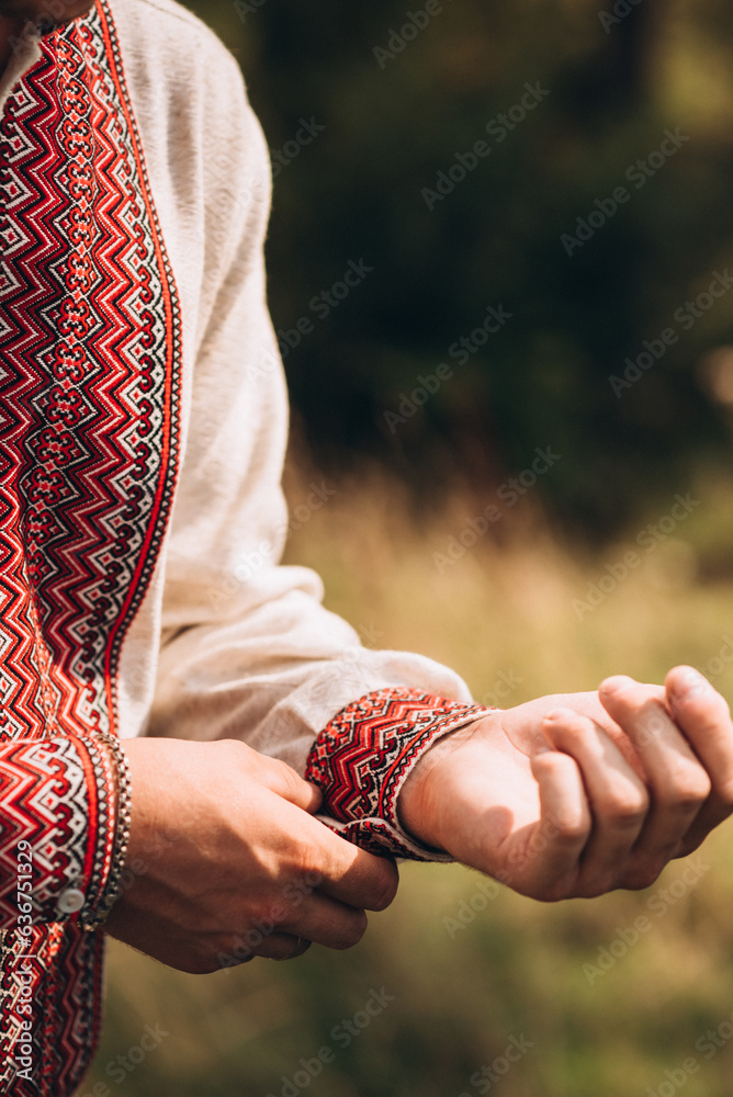 close up of hands holding hands 